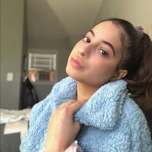 Meet your Posher, Jacqueline